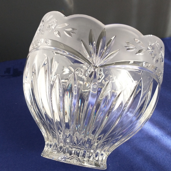 CRYSTAL GERMAN ROSES Candy BOWL - Picture 5 of 12